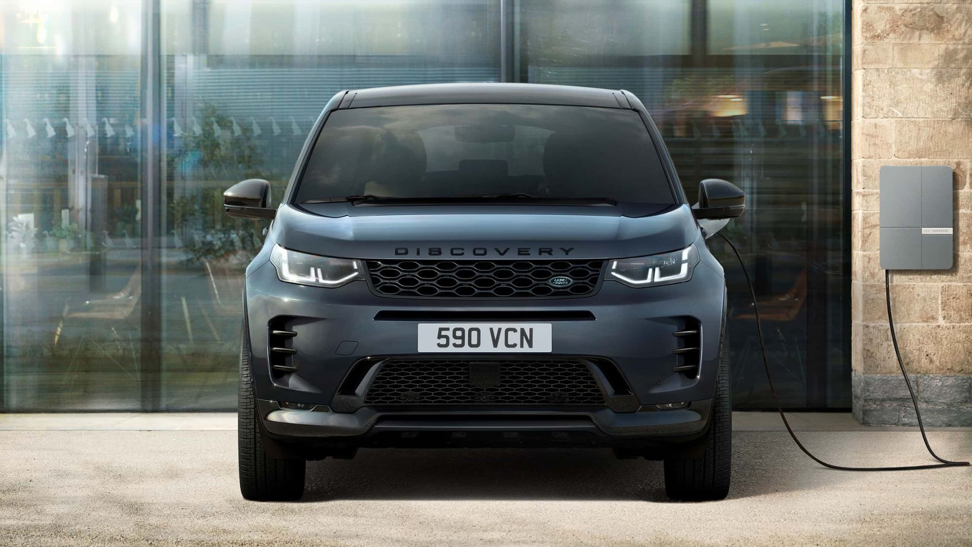 The 2024 Land Rover Discovery Sport facelift features a curved infotainment  screen - The Cornea Impression