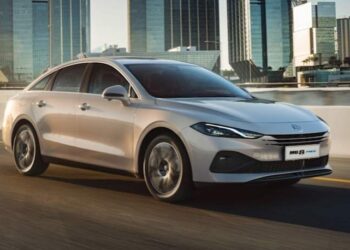 MG 8 PHEV Makes Middle East Debut With Luxury Features And Hybrid Efficiency