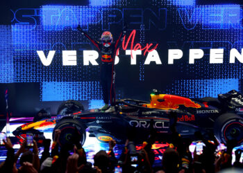 Max Versteppen wins 2025 Qatar GP.