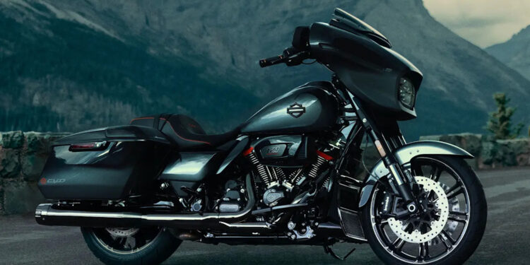 Harley-Davidson CVO Launch in India: Street Glide and Road Glide