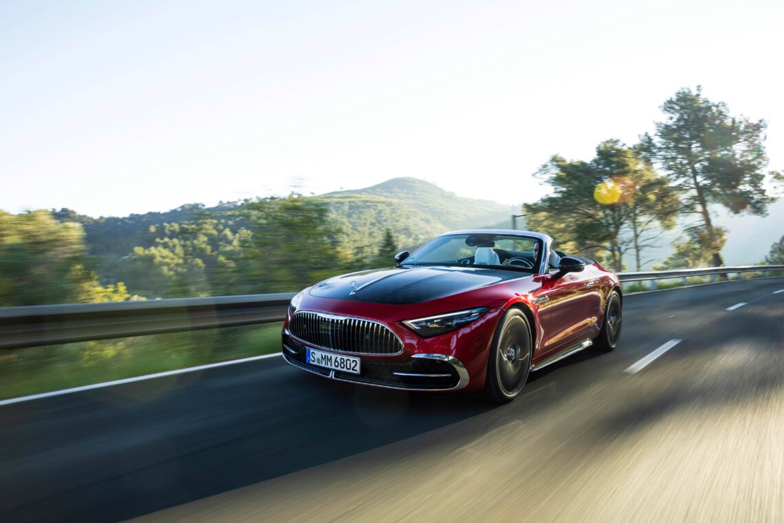 Maybach SL 680 Monogram Series Shines In Dubai