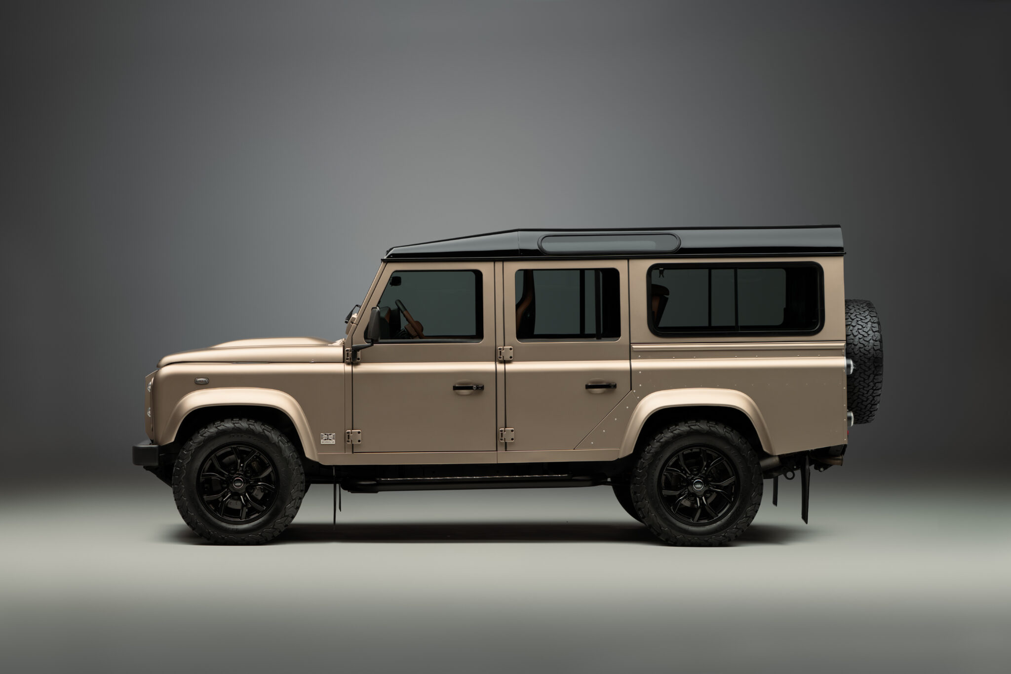Classic Defender V8 Expands Customisation Options with Defender OCTA ...