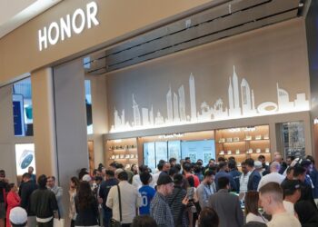 HONOR expands UAE presence with the new Dubai Mall store