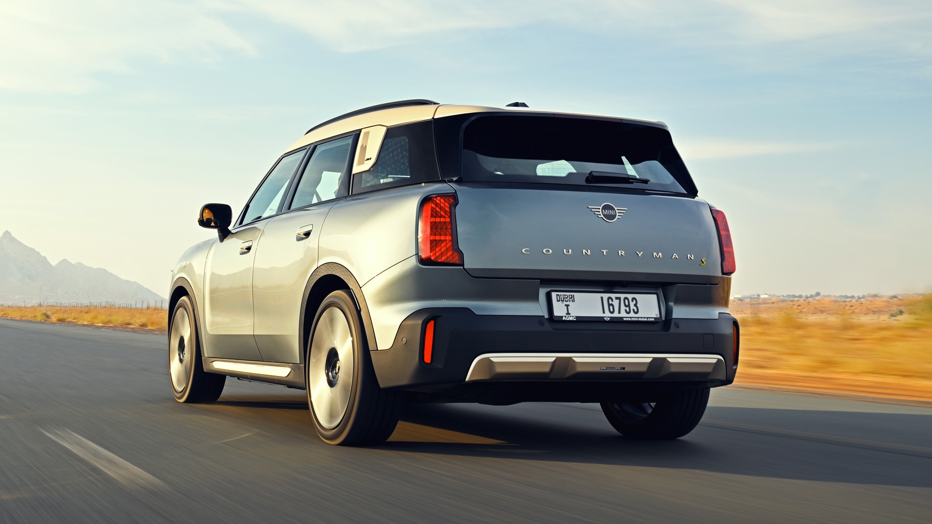 Rear three quarters of the MINI Countryman SE