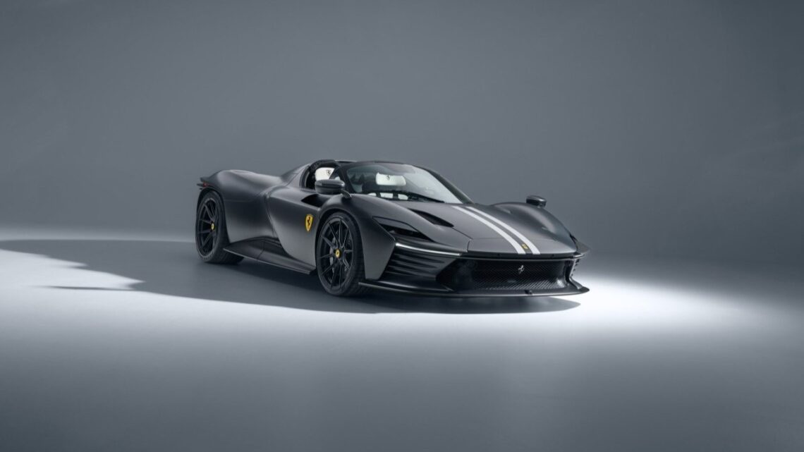 Front three quarters shot the NOVITEC Ferrari Daytona SP3 Icona Edition