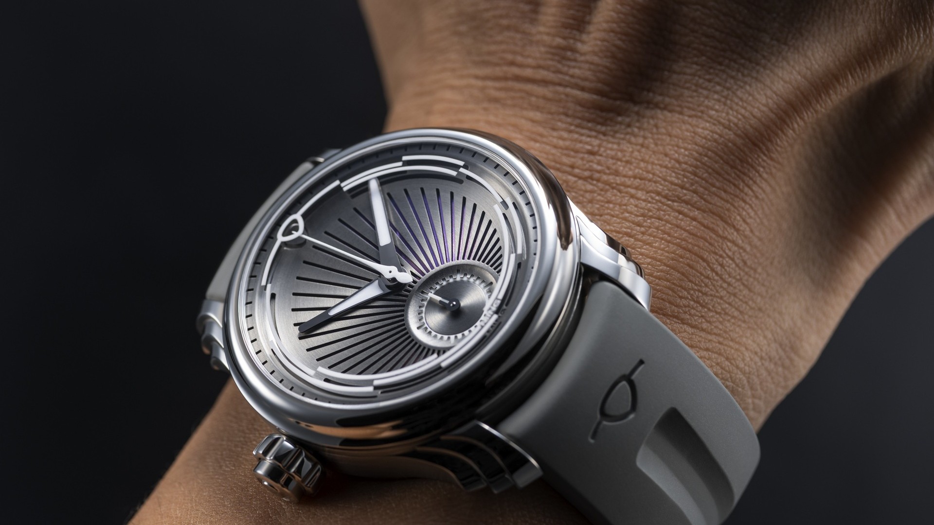 The MING 57.04 Phoenix on the wrist.