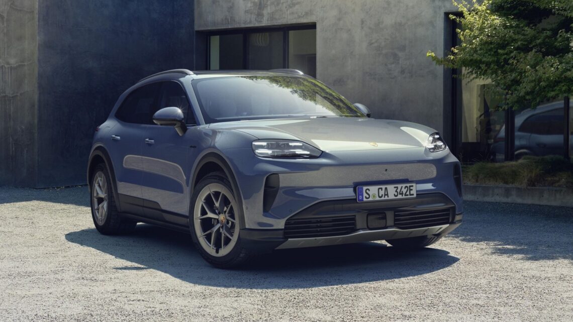 A static front shot of the new Porsche Cayenne S Electric