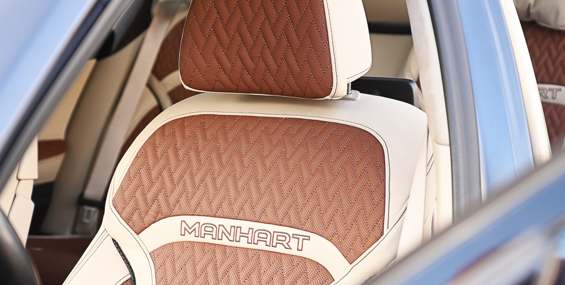 Manhart BMW 7 Series V12 Revealed