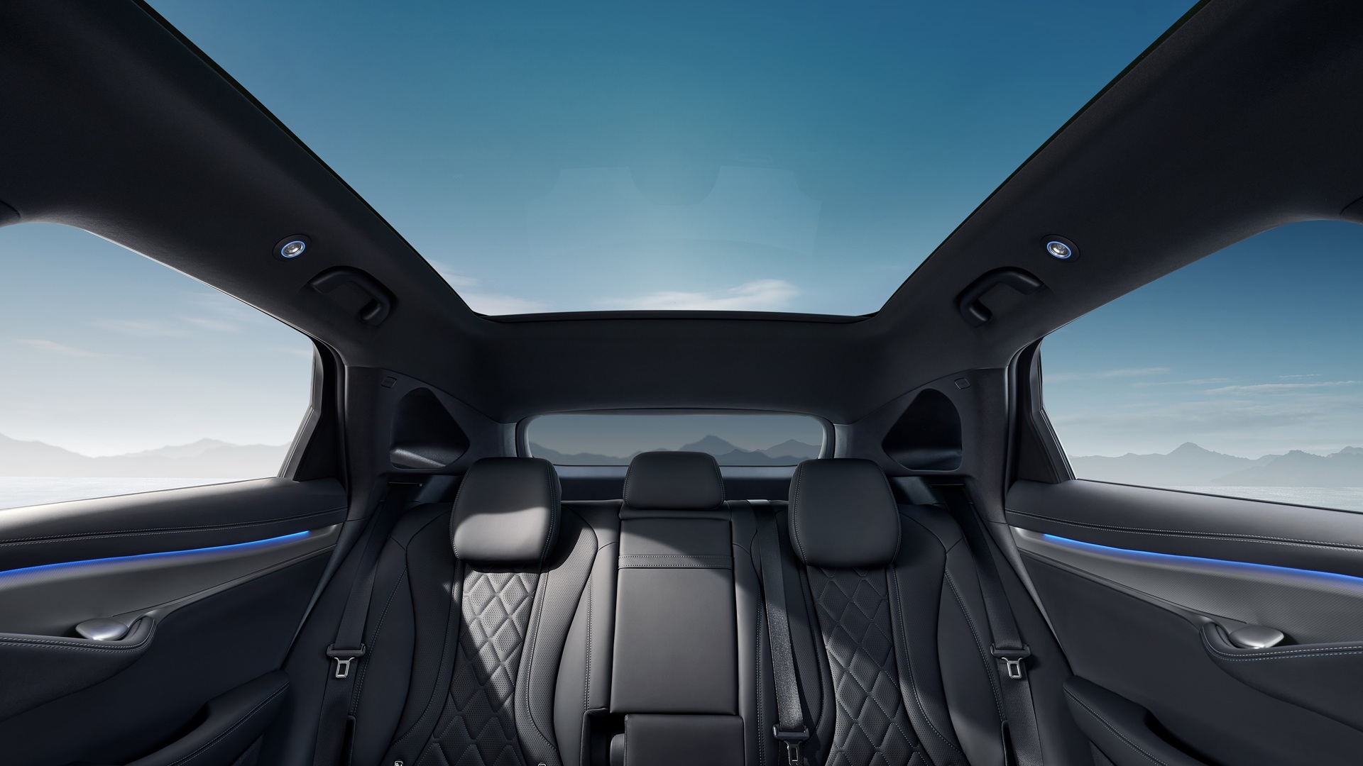 The glass roof and the rear seats of the BYD Sealion 7.