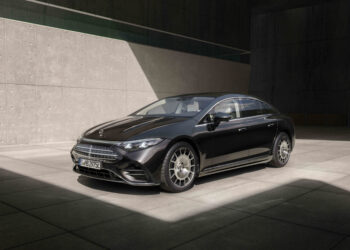 The new Mercedes-Benz EQS: Range, Charging, Digital Features, and Steering Technologies