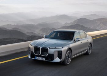 2026 BMW 7 Series: Technology Enhancements, EV Range, & Noteworthy Features