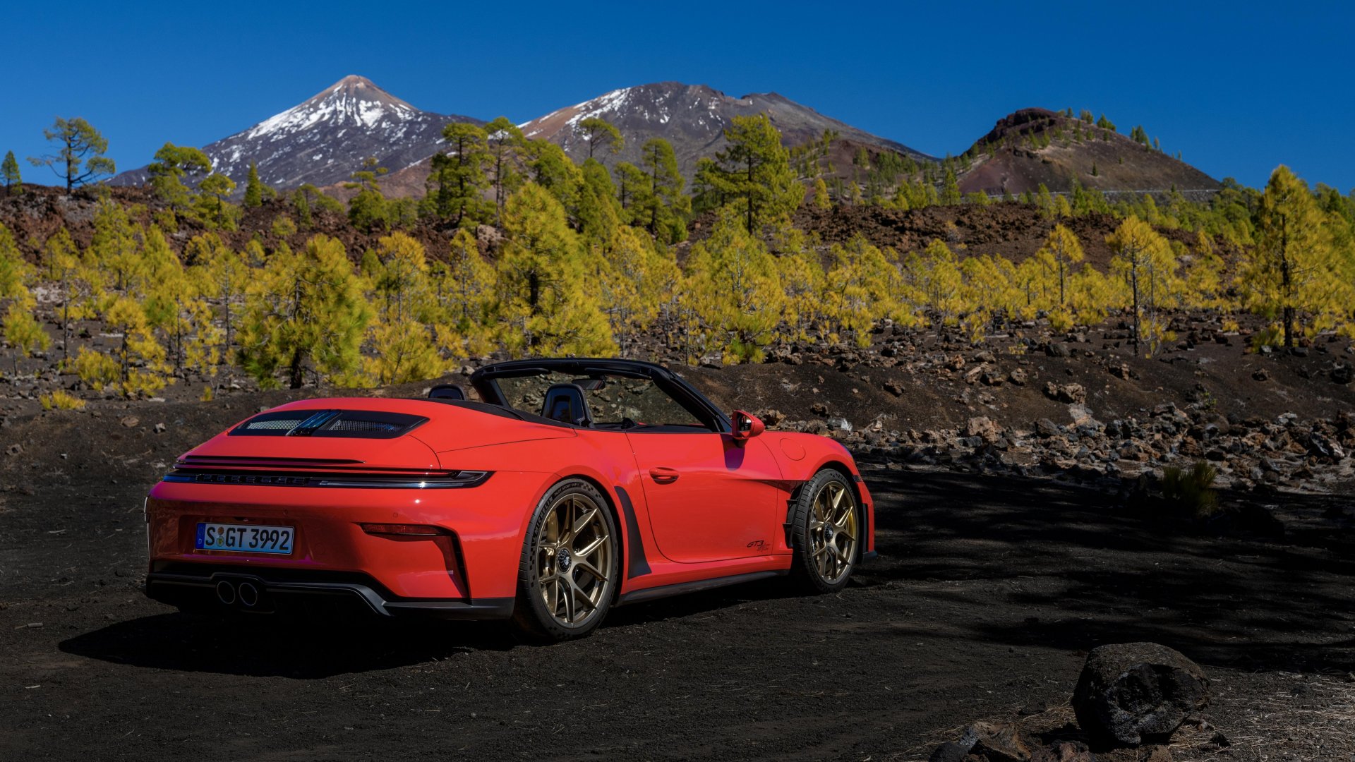 The new Porsche 911 GT3 S/C in red - Static image from the rear