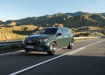 New Mercedes-Benz GLS Revealed