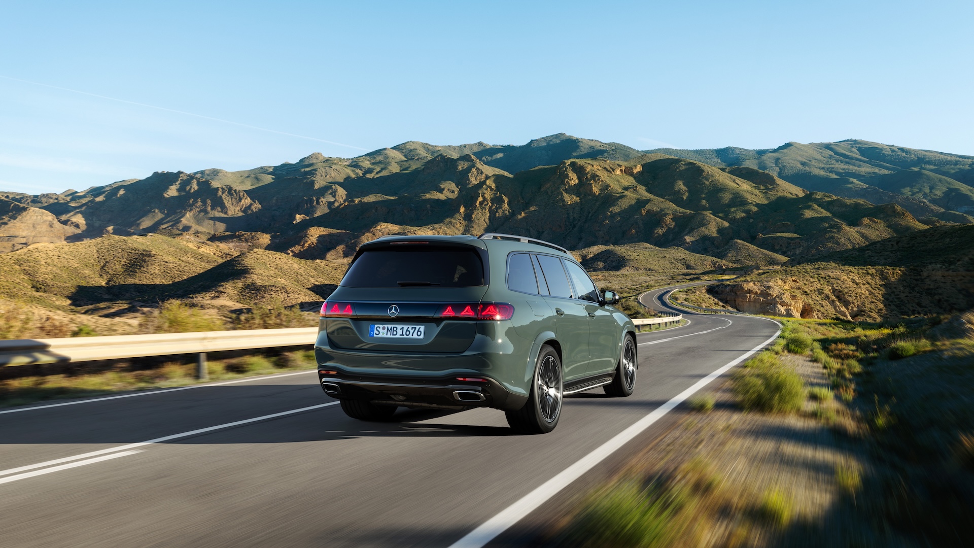 New Mercedes-Benz GLS Revealed