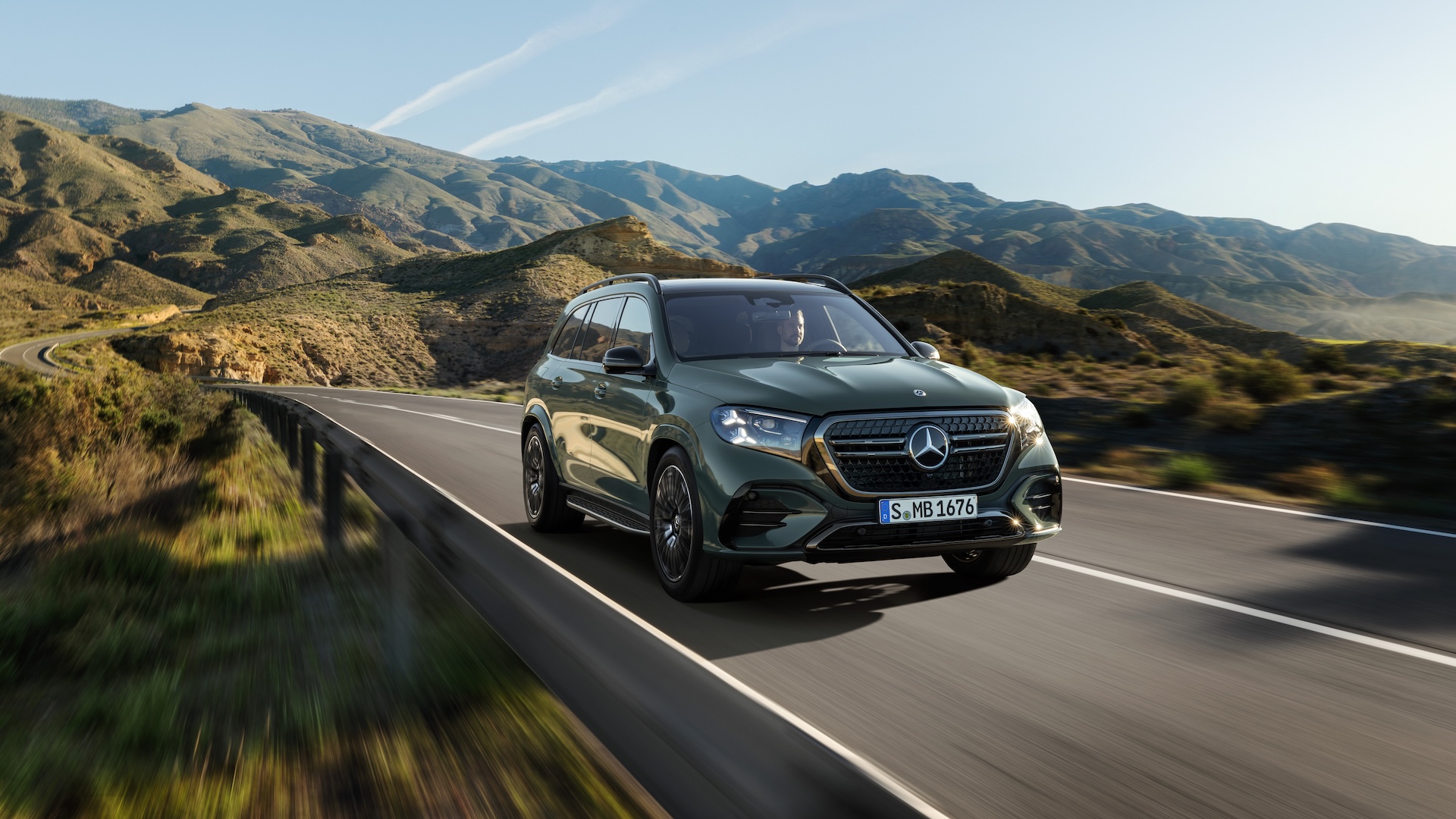 New Mercedes-Benz GLS Revealed