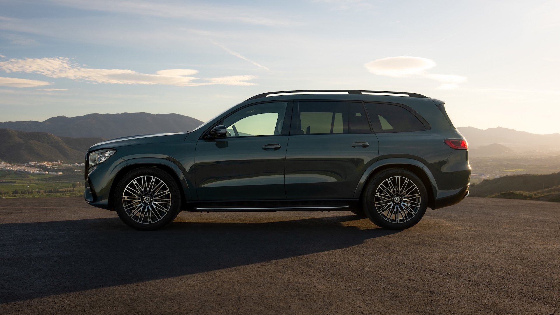 New Mercedes-Benz GLS Revealed
