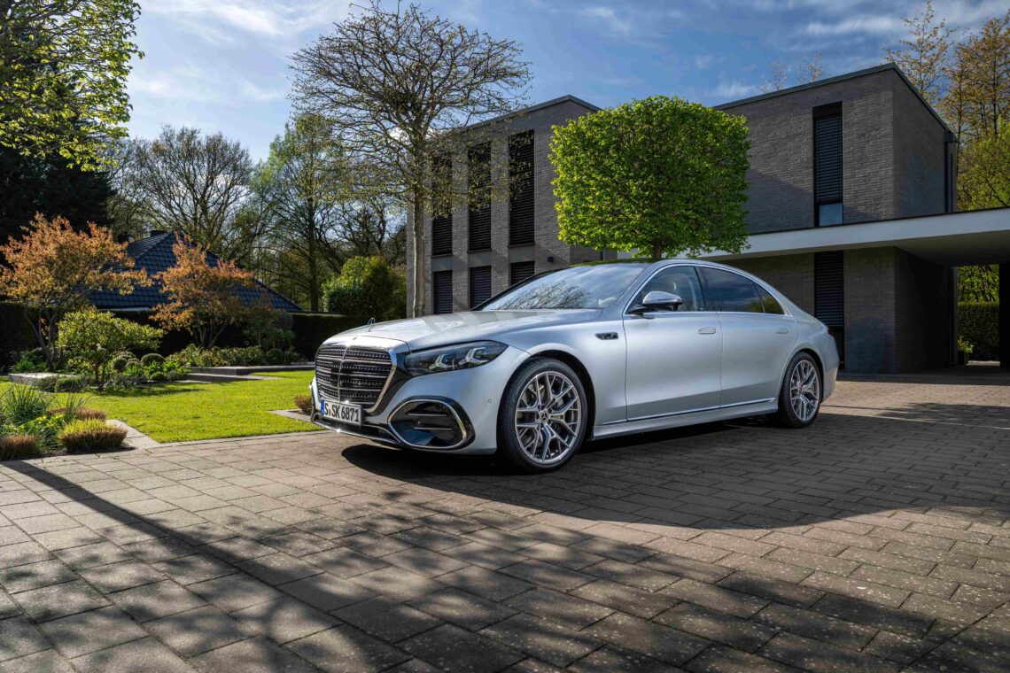 Updated Mercedes-Benz S-Class 2026 Debuts with New Lighting, MB.OS Software, and More Comfort for Back Seat Passengers
