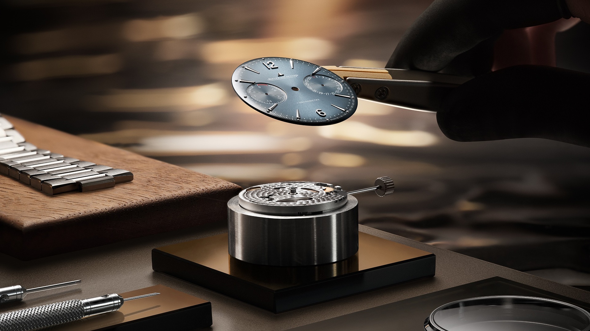 Jaeger-LeCoultre Master Control Chronometre Date Power Reserve's Calibre 738.