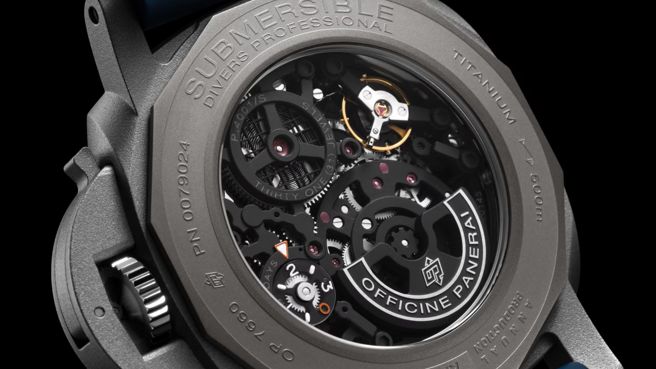 Panerai Submersible GMT PAM01495.