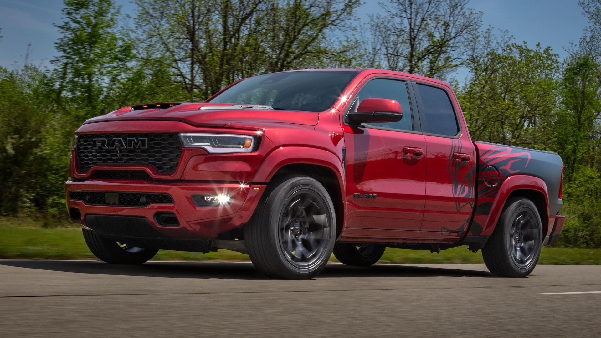 RAM 1500 Rumble Bee 392