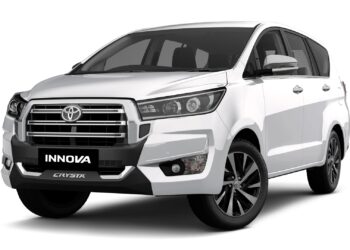 An image taken from front-right side of the 2026 Toyota Innova Crysta in Super White colour