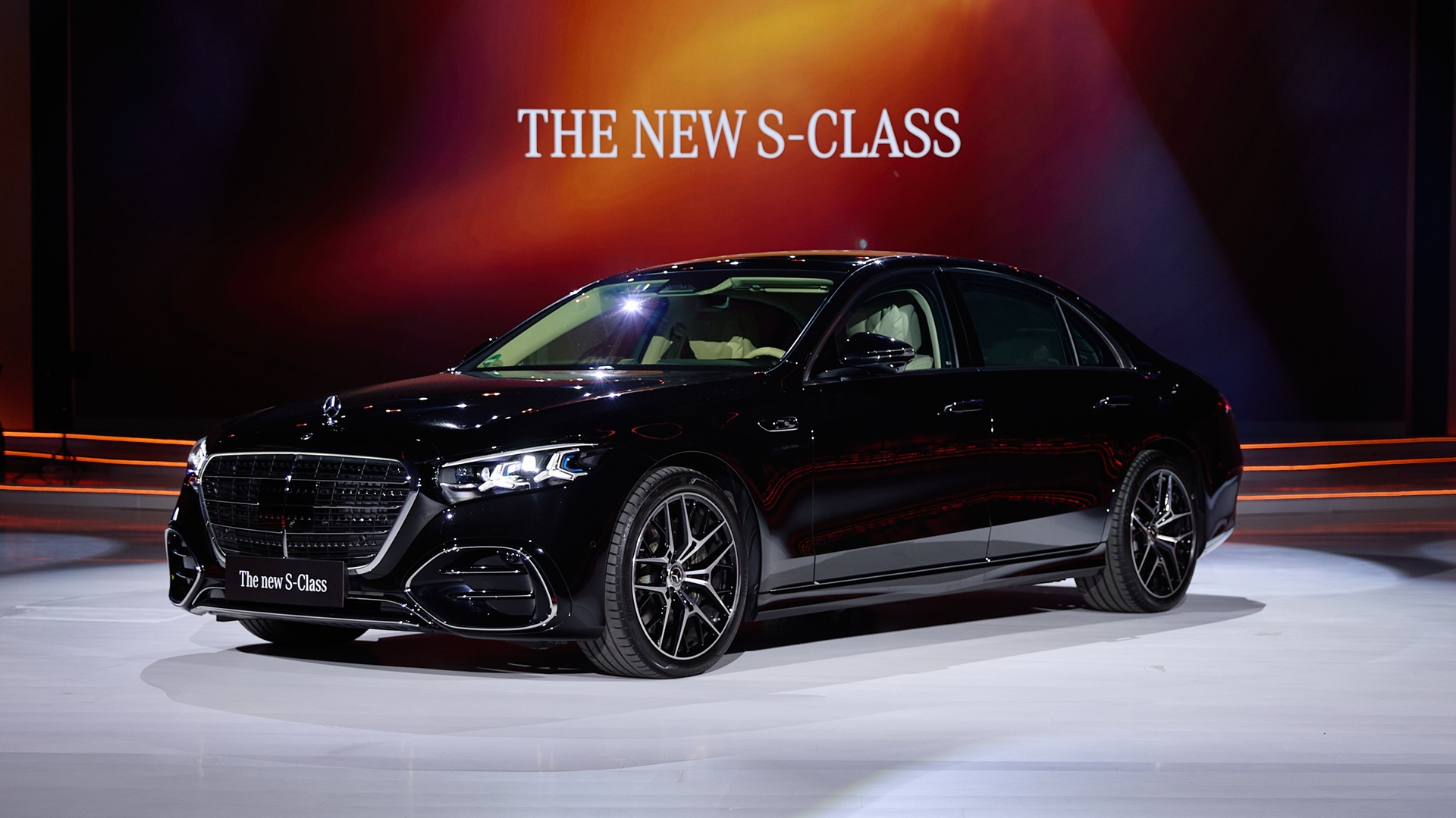The Mercedes-Benz S 450 e in black, presented during its launch event in India