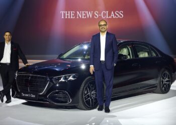 Mr Brendon Sissing, VP Sales & Marketing & Mr Santosh Iyer, MD & CEO, Mercedes-Benz India, with the newly launched Mercedes-Benz S 450 e on stage