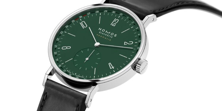 NOMOS Tangente neomatik Update 38 Forest Green.