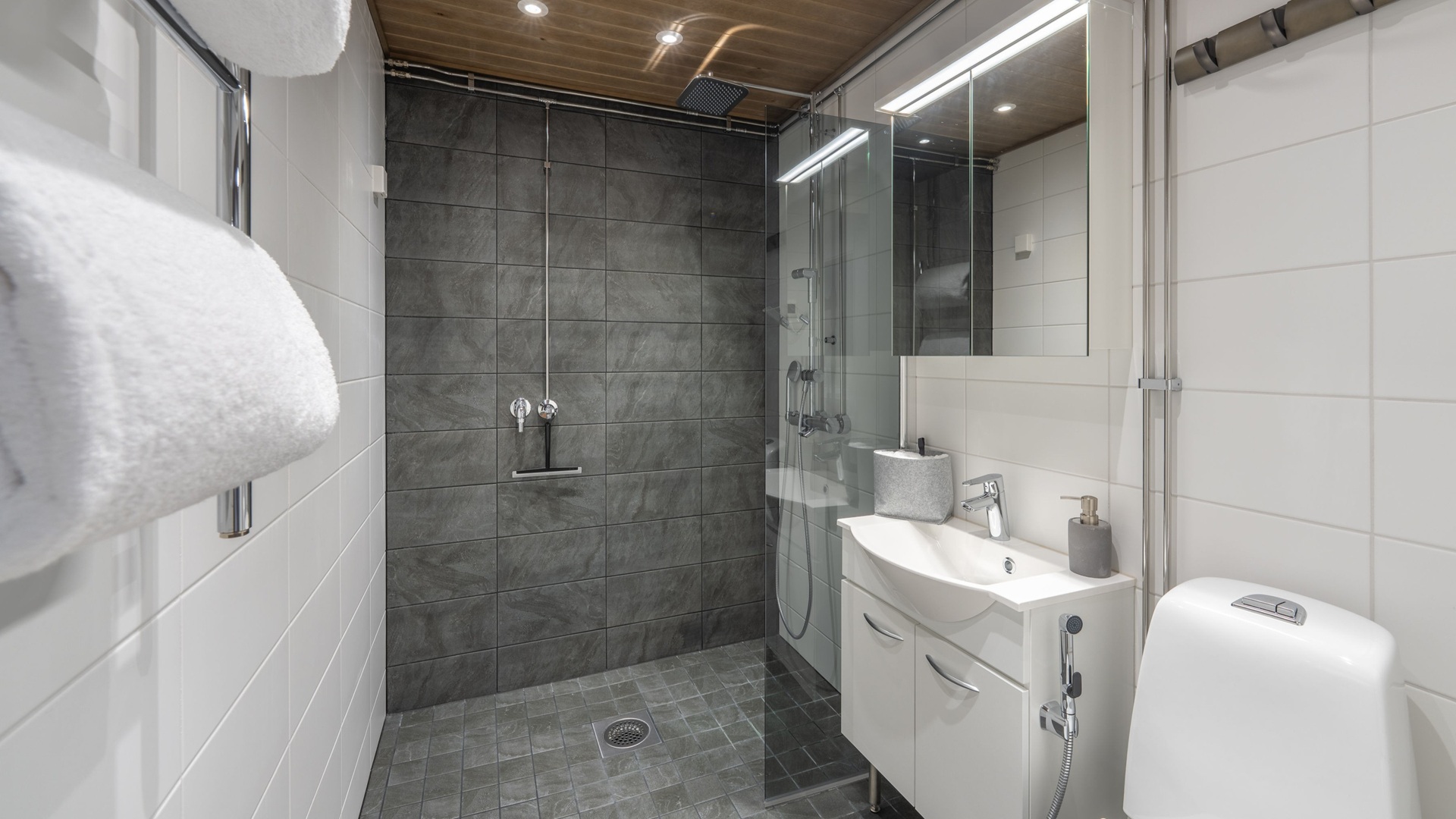 One of the bathrooms at Octola III