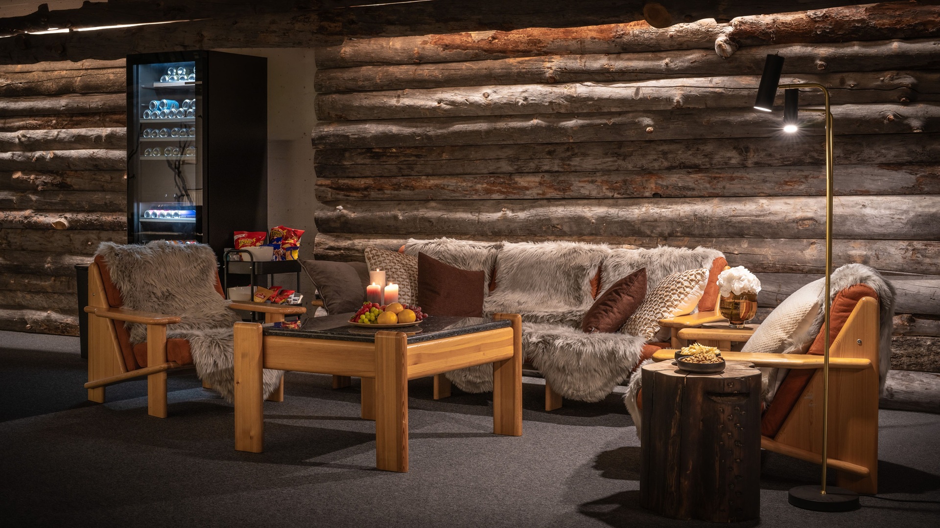 A common recreation area for guests at Octola III