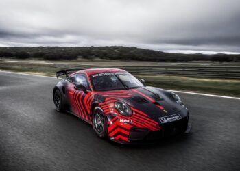 Porsche 911 GT4 R Revealed