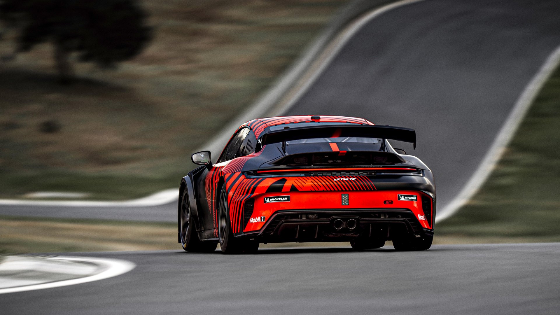 Porsche 911 GT4 R Revealed