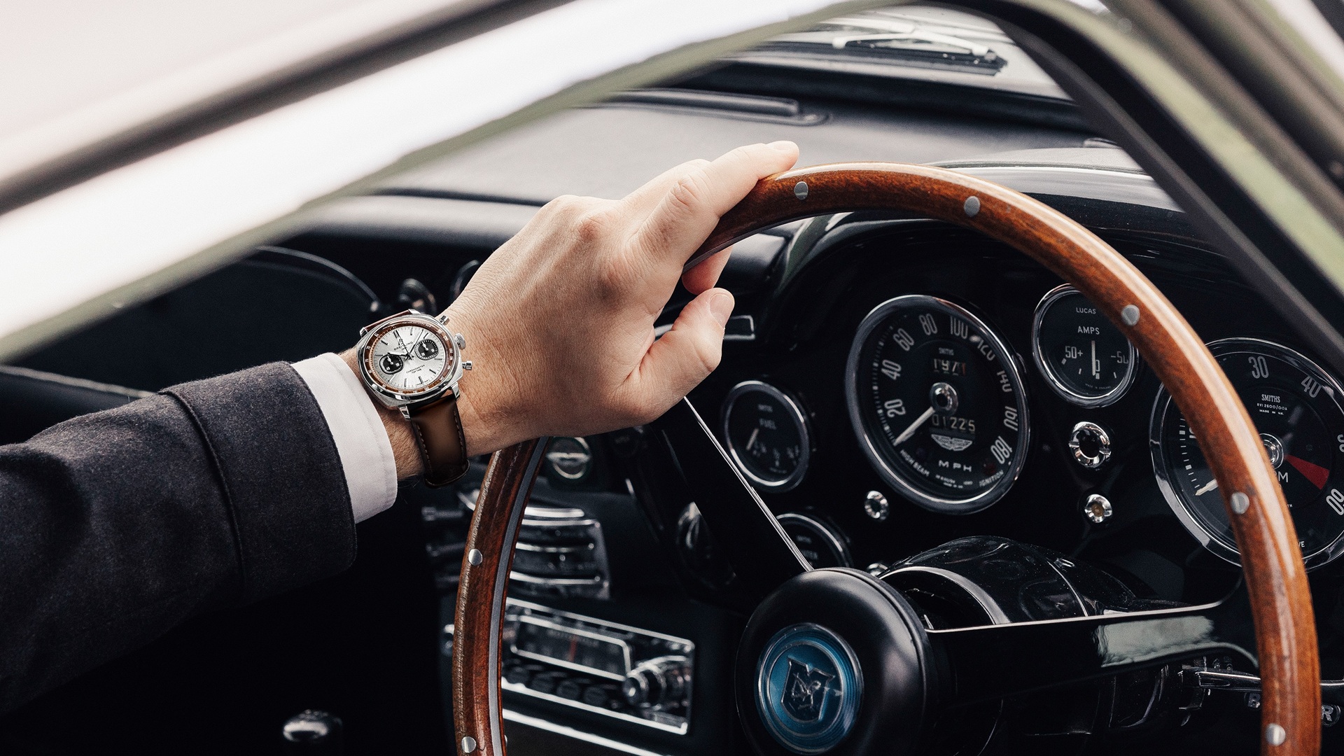 Breitling Top Time B01 Chronograph 41 Tribute to Aston Martin DB5.