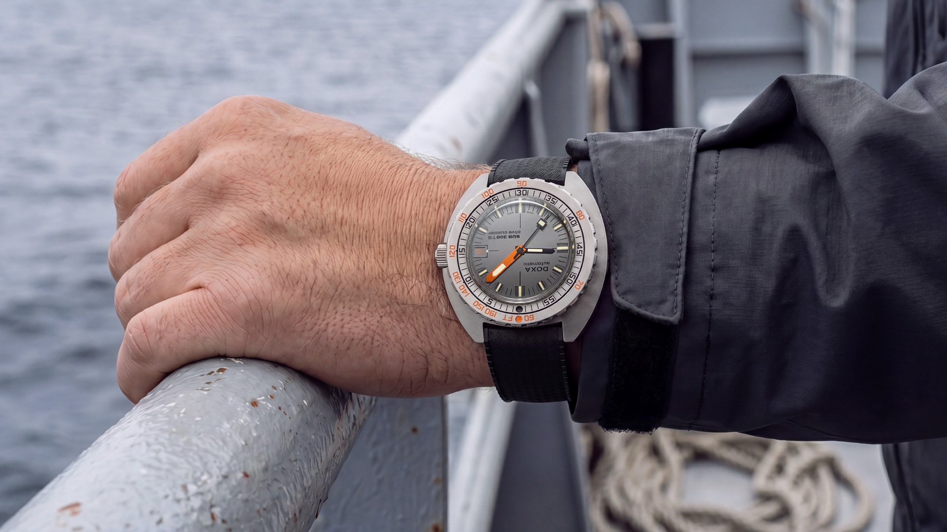 DOXA SUB 300 Ti5 Clive Cussler.