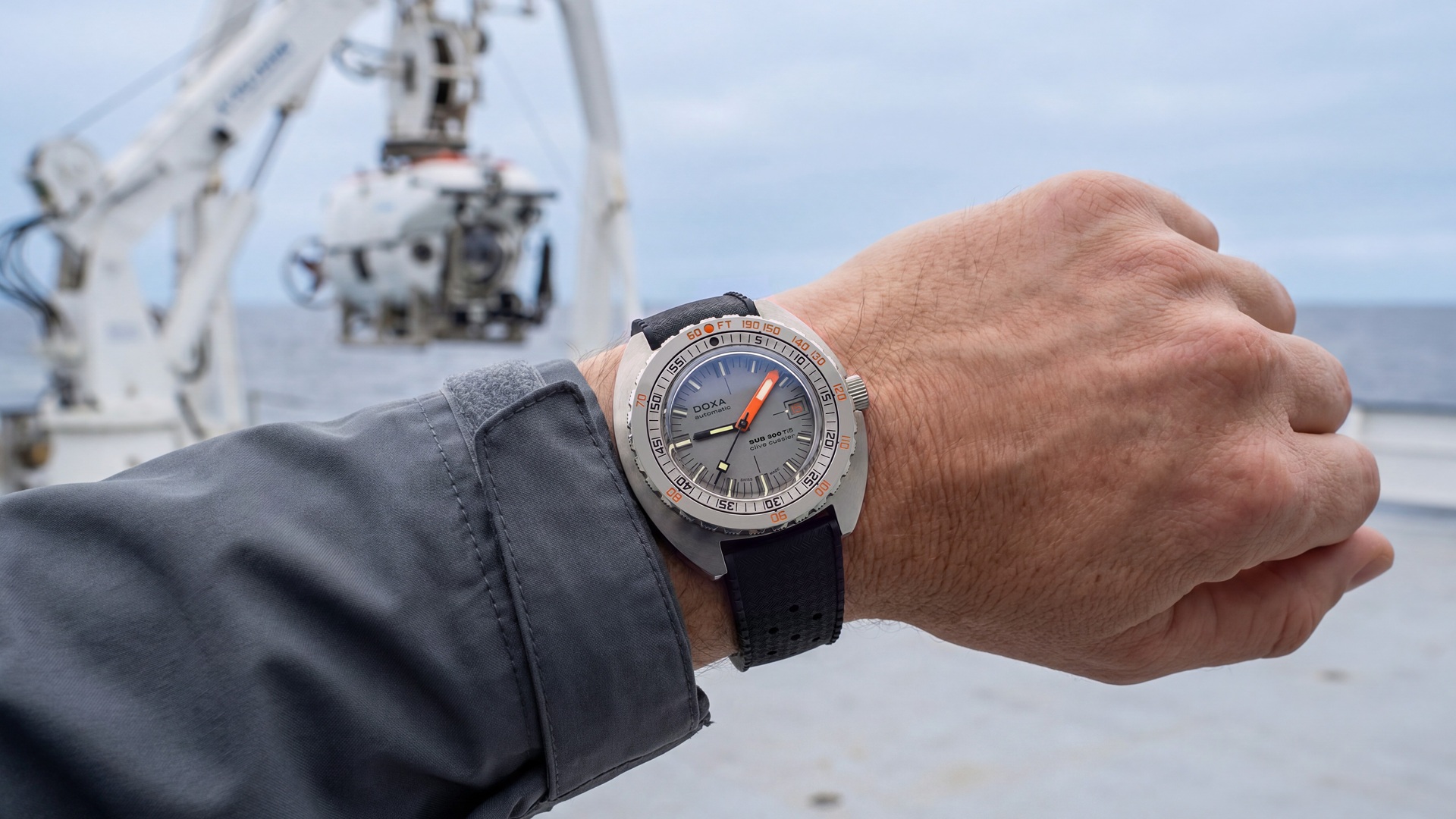 DOXA SUB 300 Ti5 Clive Cussler.