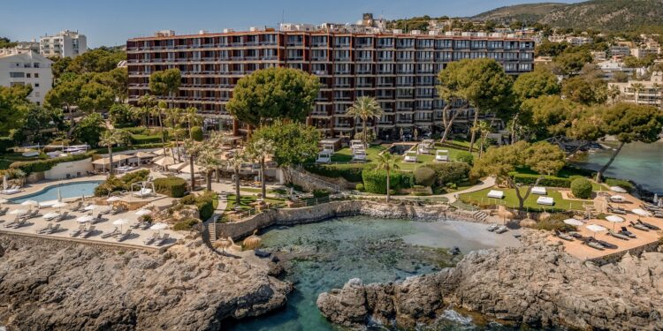 Gran Meliá Eclipse - An aerial wide shot of the exterior of the Hotel de Mar