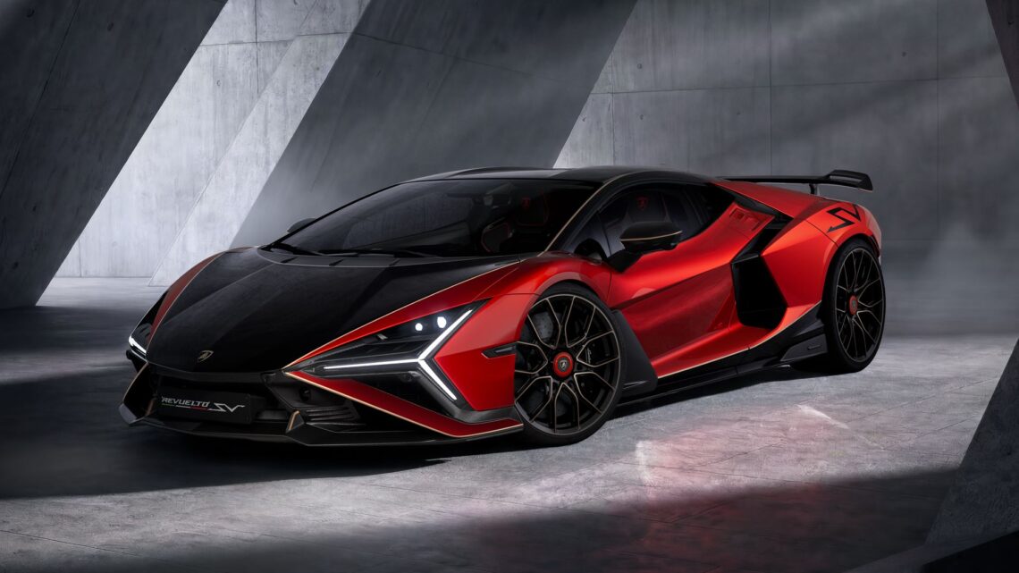 Lamborghini Revuelto SV Debuts