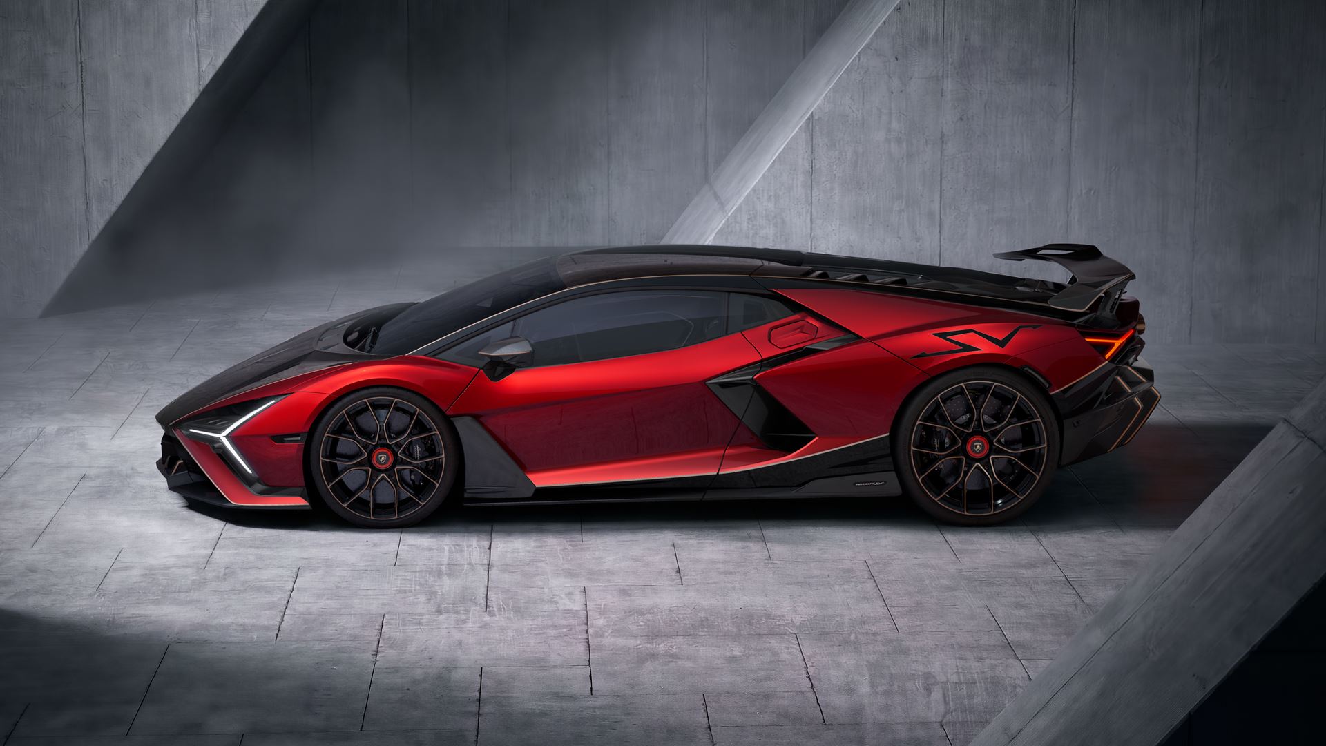 Lamborghini Revuelto SV Debuts