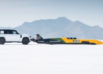 Land Rover Defender Octa & JCB Land Record
