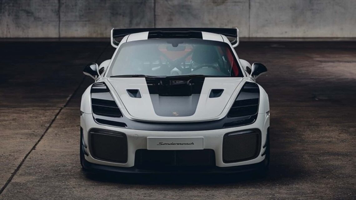 Flachbau RS Porsche: Unique 911 GT2 RS Modified with Slantnose Body and Manthey Aero