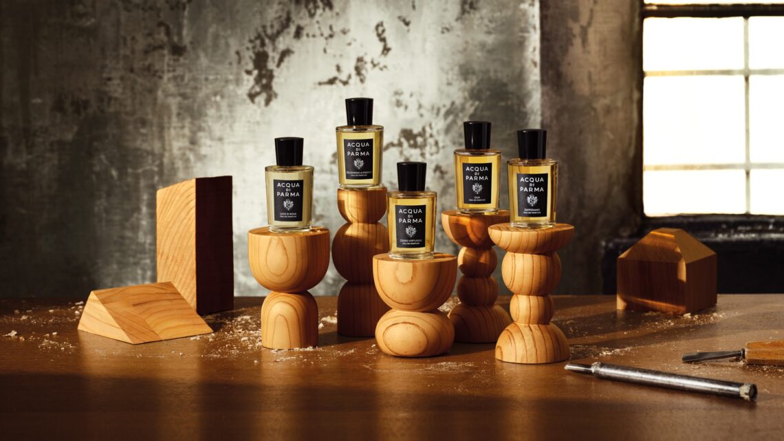 A lifestyle image of the Acqua di Parma Cedro Virtuoso bottles kept on a table