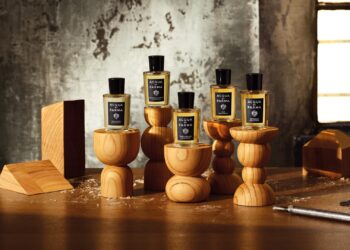 A lifestyle image of the Acqua di Parma Cedro Virtuoso bottles kept on a table