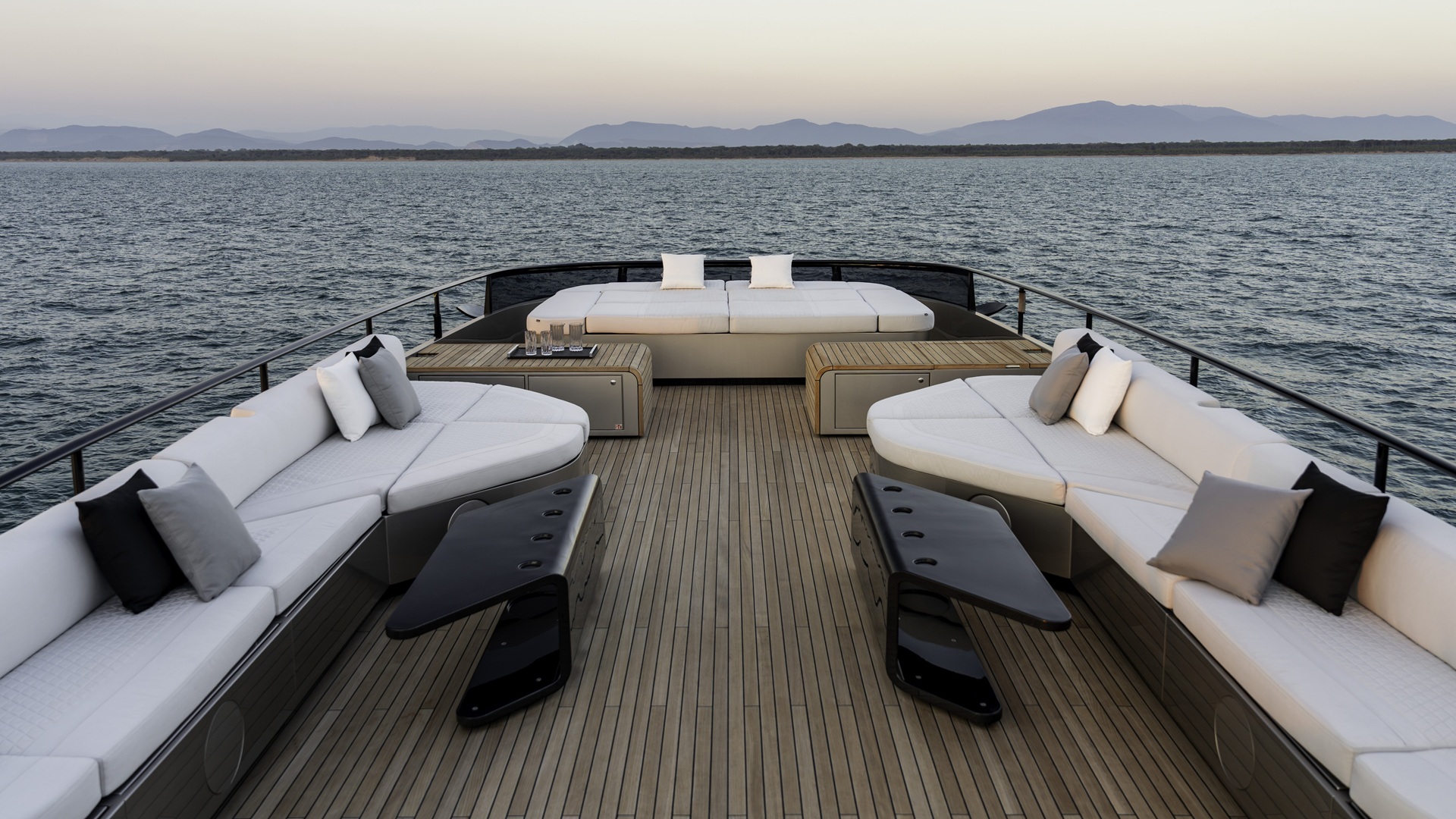 Brabus AB110 Yacht: An image of the top deck