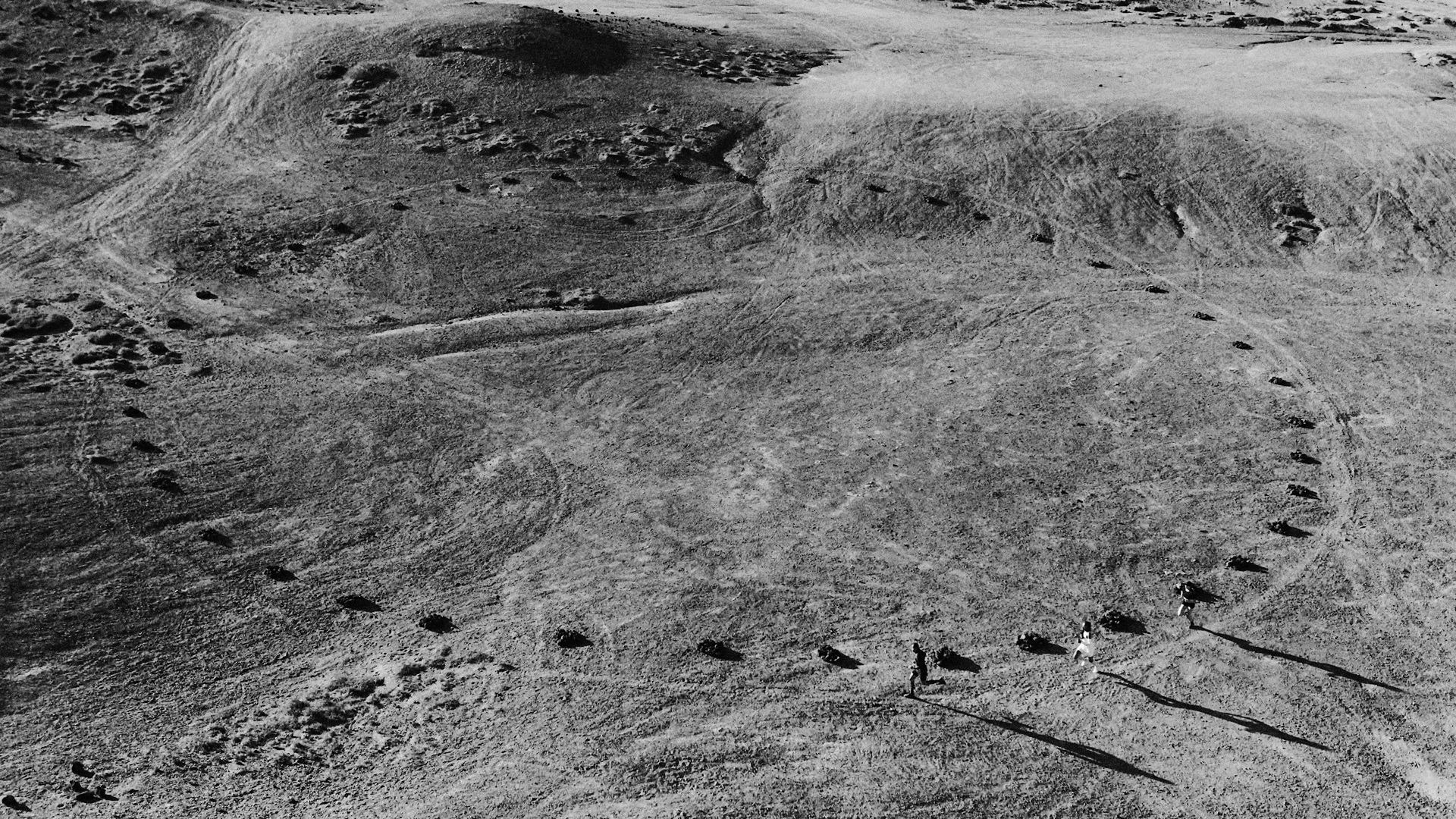 Cloudsoma PAF - On x PAF: An grayscale image of the stone loop created in Tenerife.