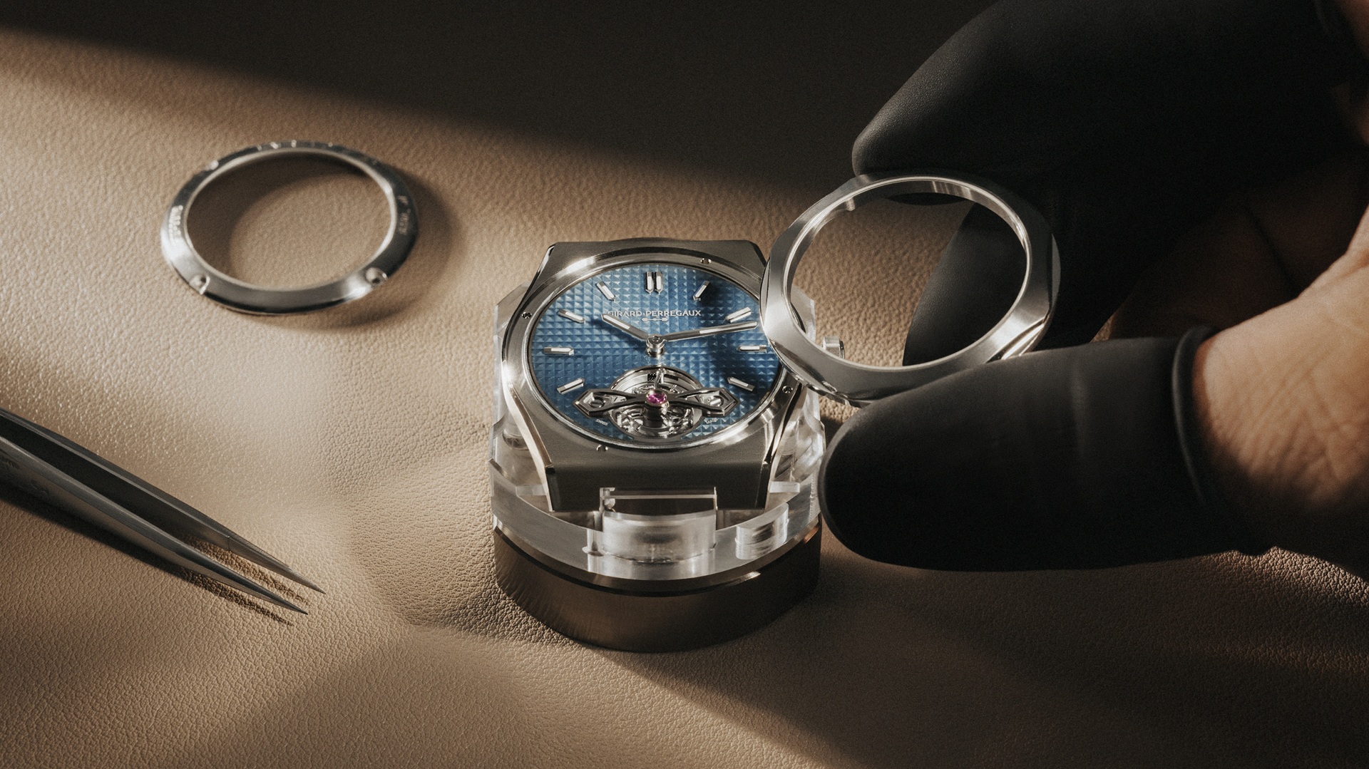 Girard-Perregaux Laureato Fifty Tourbillon Micro-Rotor 39 MM.