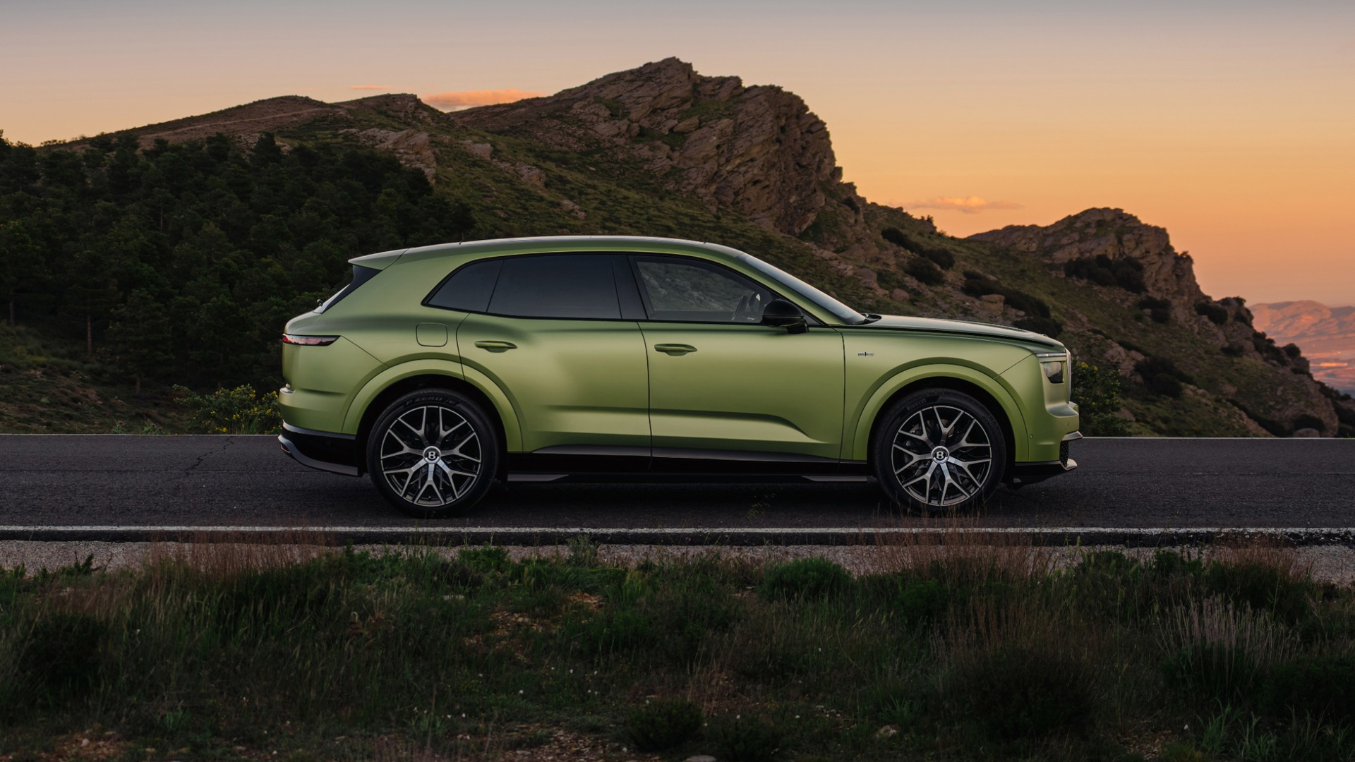 Bentley Torcal Revealed - First Bentley EV