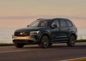 Volvo XC60 and XC90 Plug-In Hybrids Now Have 200 km and 160 km Electric Driving Range
