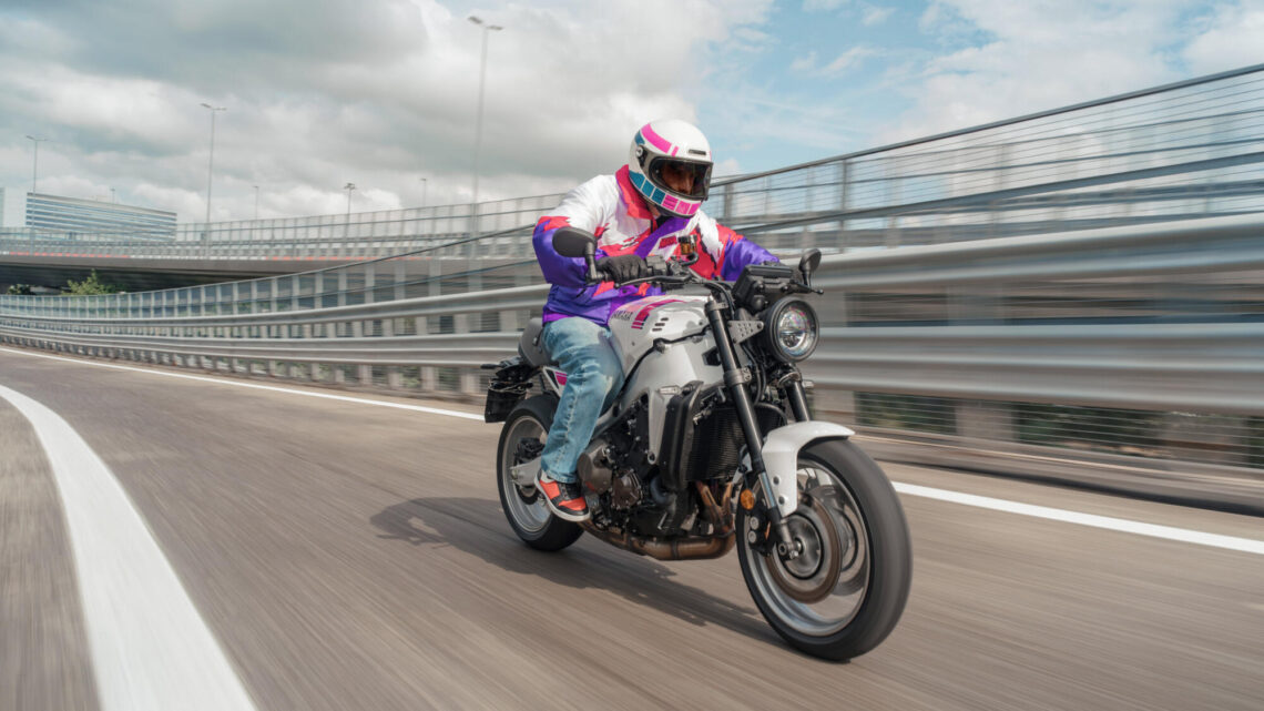 2027 Yamaha XSR900 Neon White Colour Revealed: A Tribute to the YZF750R