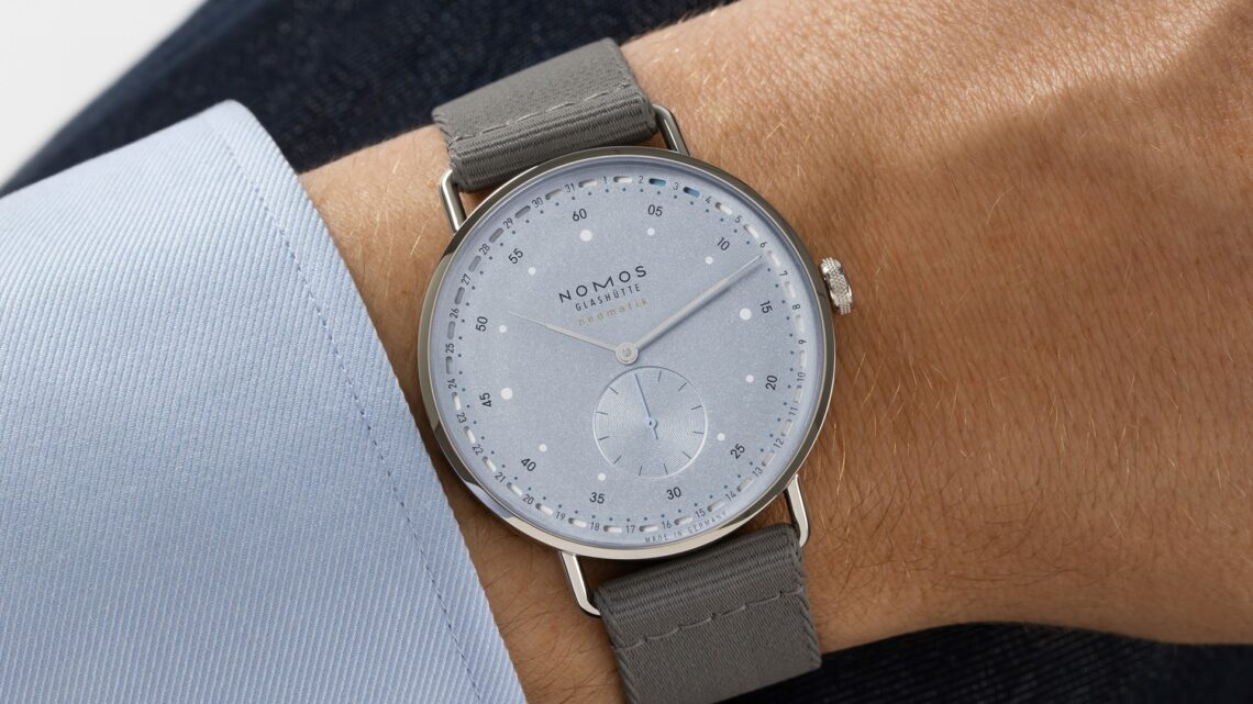 NOMOS Glashütte Metro neomatik 41 Update ice blue.