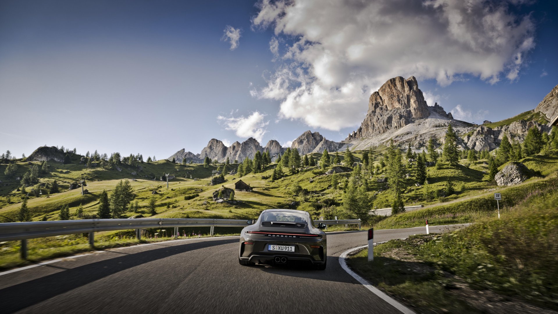 Porsche Strategy 2035 - A Porsche 911 GT3 Bergsport in the hills